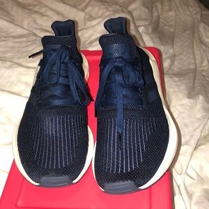 Adidas swift (men’s size 6, woman’s size 8)